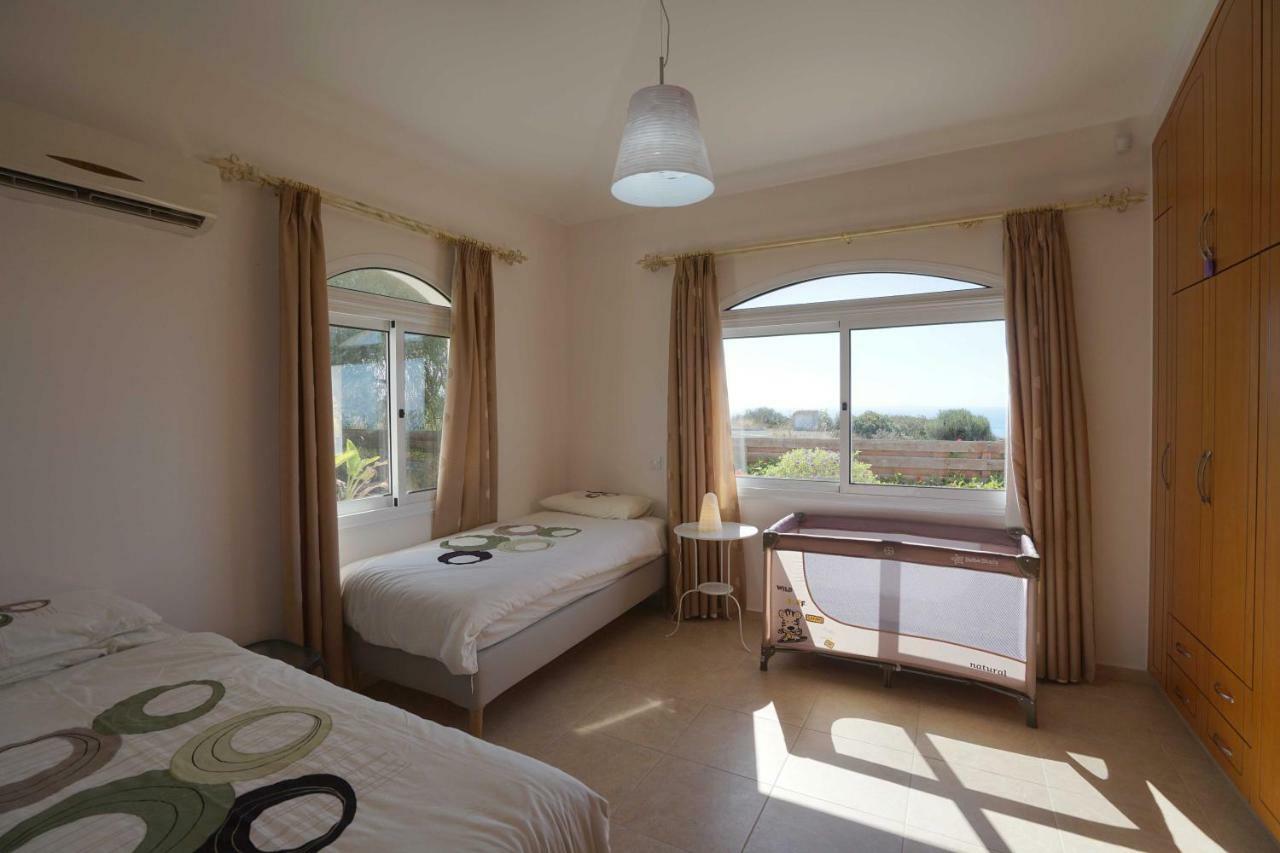 Unforgettable Family Escape - Cliffside Villa With Panoramic Sea Views And Kid-Friendly Private Pool Pissouri Eksteriør billede