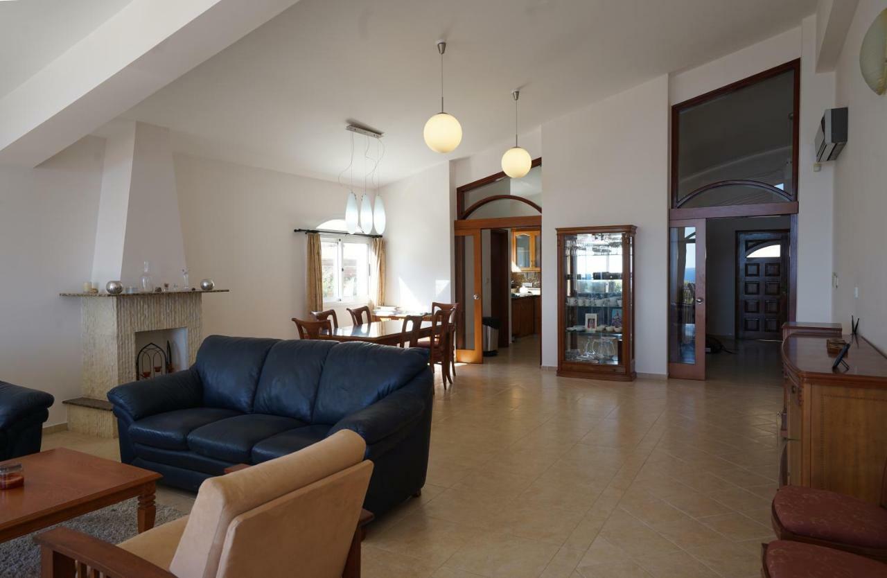 Unforgettable Family Escape - Cliffside Villa With Panoramic Sea Views And Kid-Friendly Private Pool Pissouri Eksteriør billede