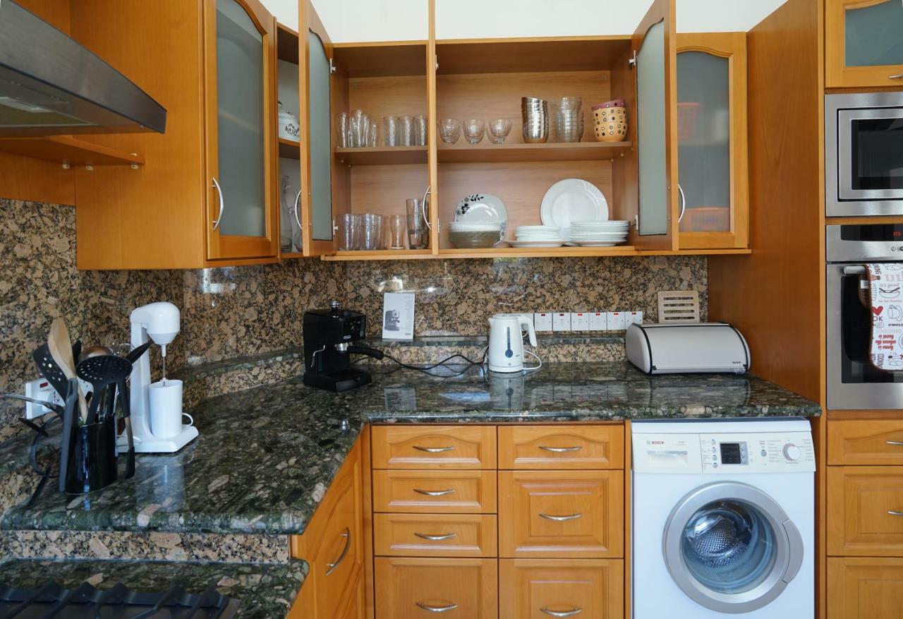 Unforgettable Family Escape - Cliffside Villa With Panoramic Sea Views And Kid-Friendly Private Pool Pissouri Eksteriør billede