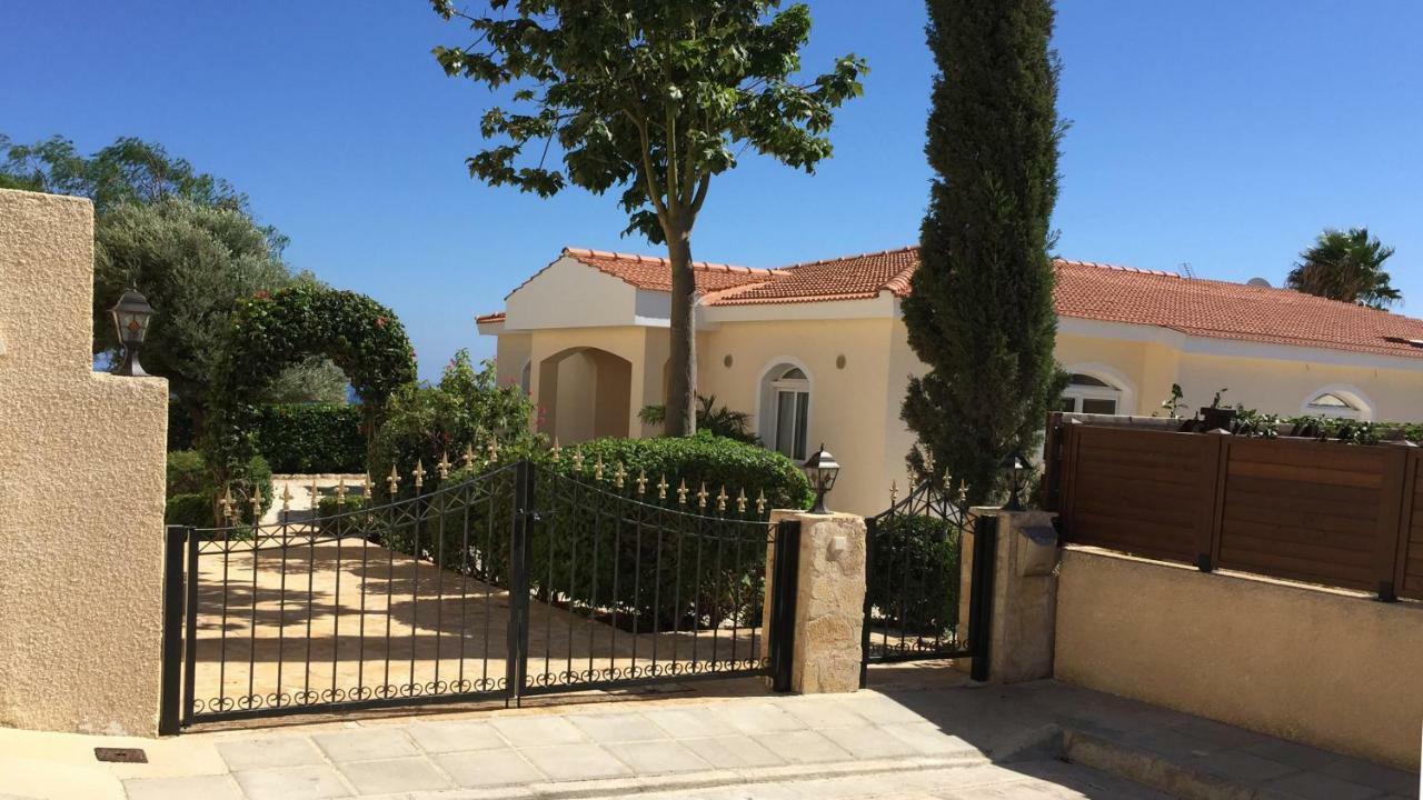 Unforgettable Family Escape - Cliffside Villa With Panoramic Sea Views And Kid-Friendly Private Pool Pissouri Eksteriør billede